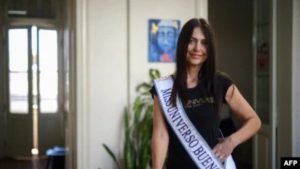 Perempuan Berusia 60 Tahun Raih Gelar Miss Universe Buenos Aires