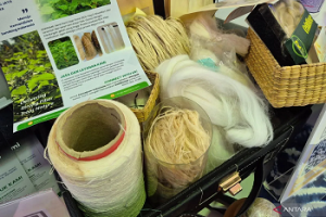 Mahasiswa Unpad Memamerkan Inovasi Tekstil Ramah Lingkungan di KSTI 2025